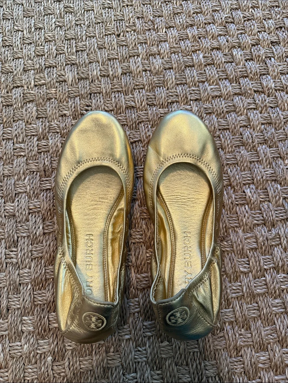 Tory Burch Metallic Gold Round-Toe Ballet Flats size 8.